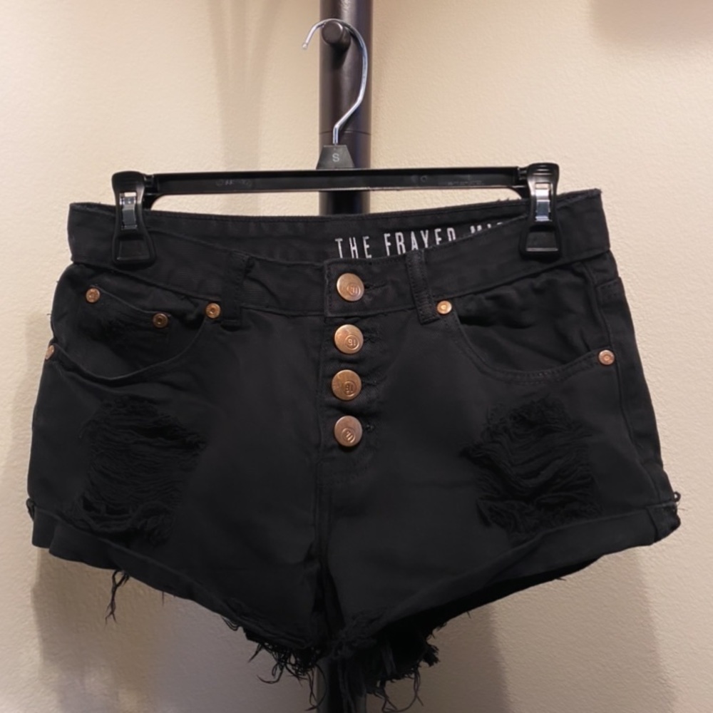 FRAYED MID RISE RIPPED DENIM SHORTS
